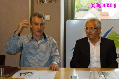 26/04/12 : Bruno Spiesser et Michel Pelieu présentent le Cid à Gavarnie/ Stéphane Boularand (c)Bigorre.org