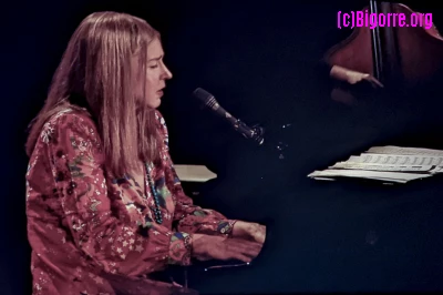 Diana Krall sur la scène de Jazz In Marciac/ Stéphane Boularand (c)Bigorre.org