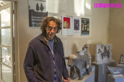 Jean-Jacques Abdallah dans son atelier à Arras-en-Lavedan/ Stéphane Boularand (c)Bigorre.org