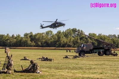 Les derniers réglages de la présentation qui aura lieu de 15h à 17h sur l’aérodrome de Tarbes-Laloubère./ Stéphane Boularand (c)Bigorre.org
