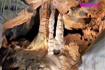 Grottes de Médous