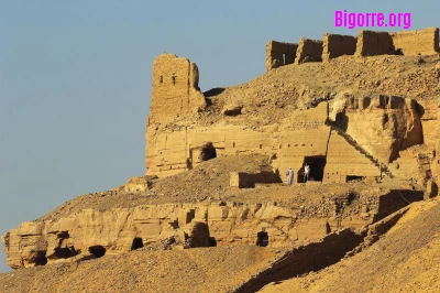 La tome des nobles à Assouan