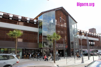 façade du marche Brauhauban rénové à Tarbes