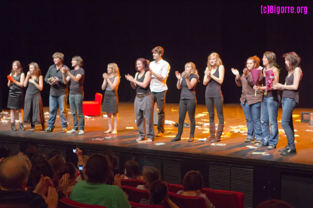 06/04/12 : Les élèves de l'option théâtre du lycée Marie-Curie de Tarbes jouent Hamlet   