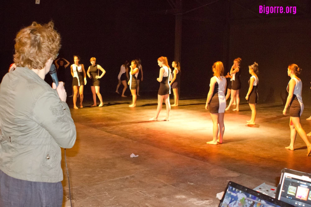 09/06/12 : Les danseuses de l'école Dutrey préparent leur gala   
