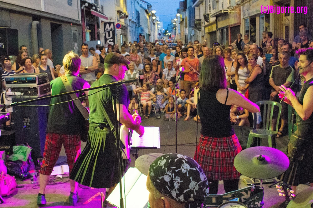 The Fo's Celtic à la fête de la musique 2017 devant Feeling's