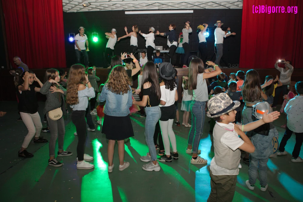 Bal de promo des écoles Prévert et Rimbaud de Barbazan debat