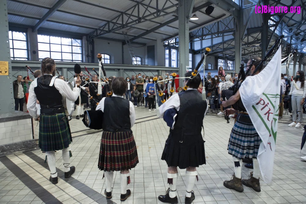 Une fête de la musique du tonnerre