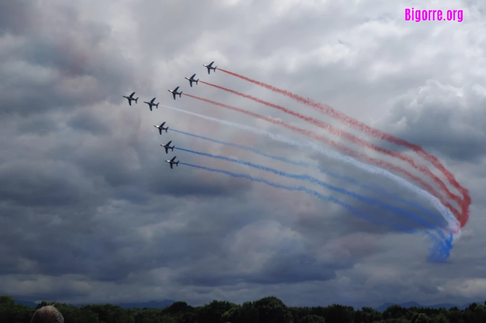 Entrainement de la Patrouille de France au-dessus de l’Aérodrome de Tarbes-Laloubère