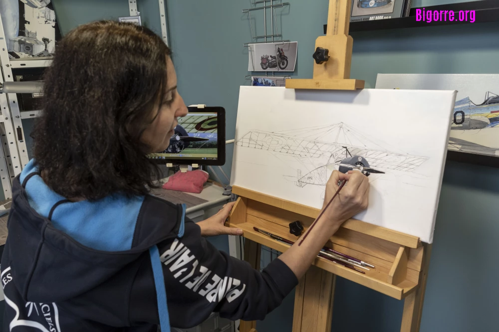 Laurence B. Henry dans son atelier à Laloubère
