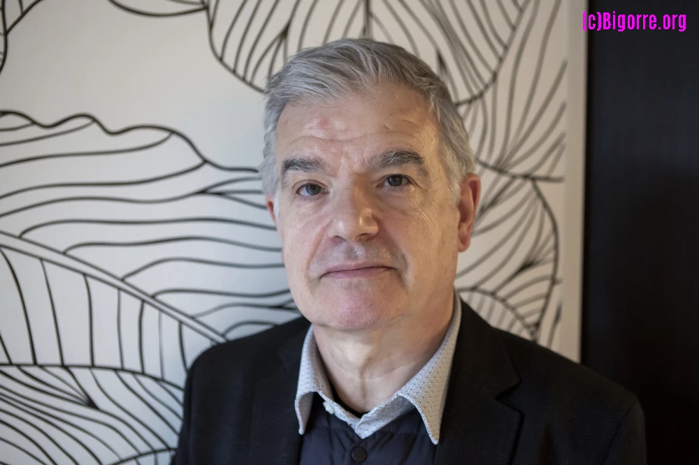 rencontre avec Christian Laborde dans un café palois