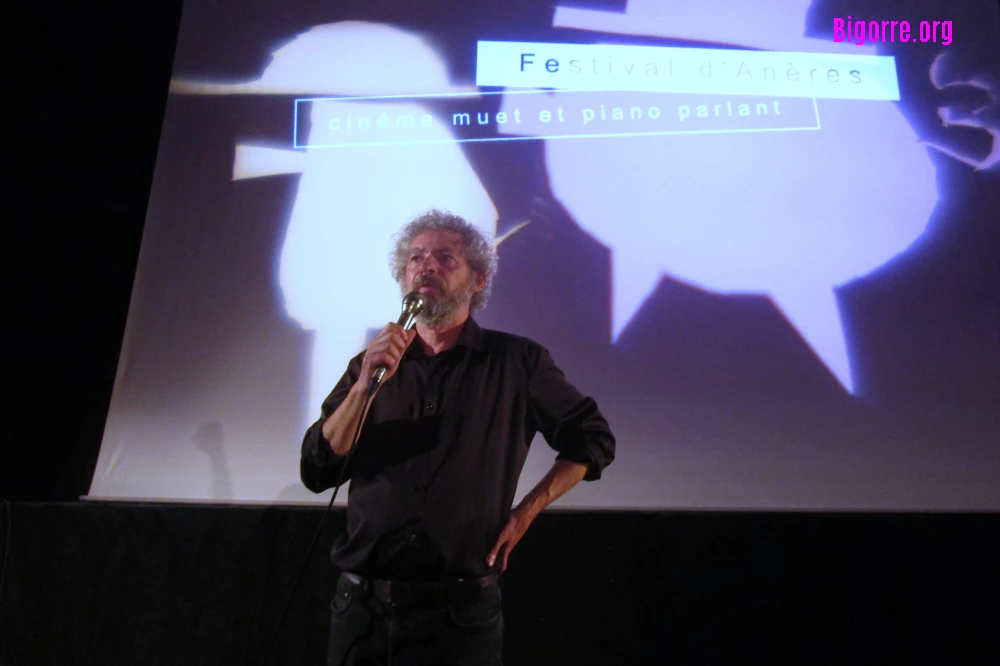 Petit village et grand festival de cinéma muet à Anères