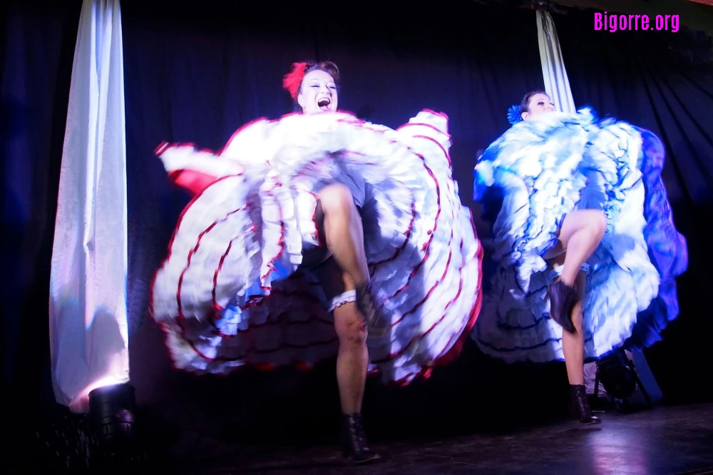 Les Guinch'Pépettes en plein french cancan