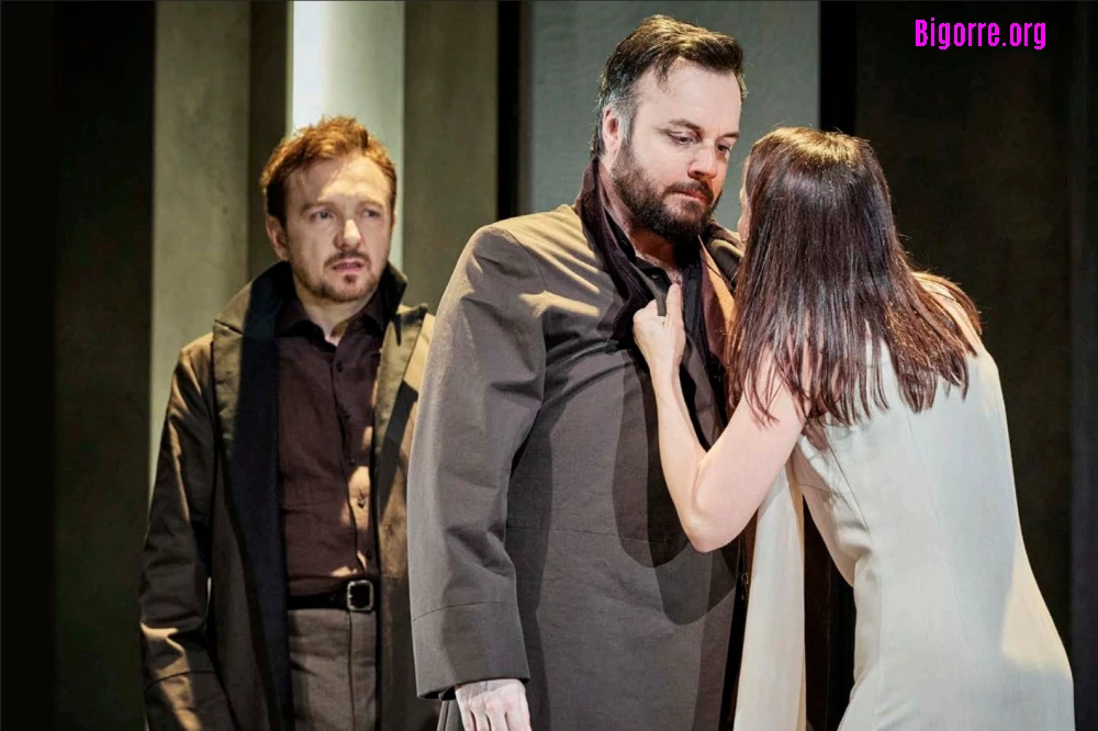 Alexandre Pavlof, Jérémy Lopez et Suliane Brahim dans Bérénice / Photo Christophe Raynaud de Lage