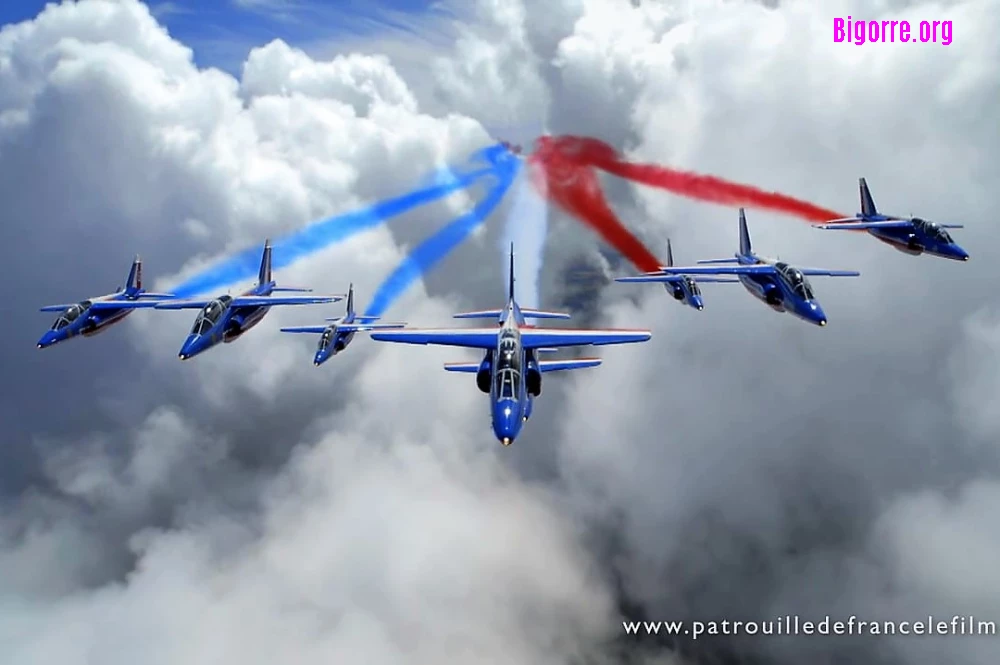 La Patrouille de France sera à Tarbes pour les 300 ans du 1er RHP