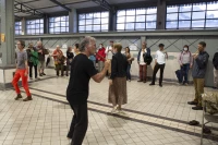 Des musiciens de l'ETMT, entrent dans la danse/ Stéphane Boularand (c)Bigorre.org