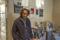 Jean-Jacques Abdallah dans son atelier à Arras-en-Lavedan/ Stéphane Boularand (c)Bigorre.org