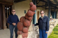 Alain et Laurence Brumont autour des « Bulles de vie » de Julien Righi/ Stéphane Boularand (c)Bigorre.org