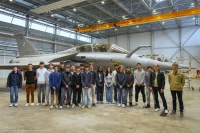Une journée qui commence au pied d'un Rafale./ Stéphane Boularand (c)Bigorre.org