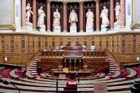 Le Sénat, installé au Palais du Luxembourg à Paris